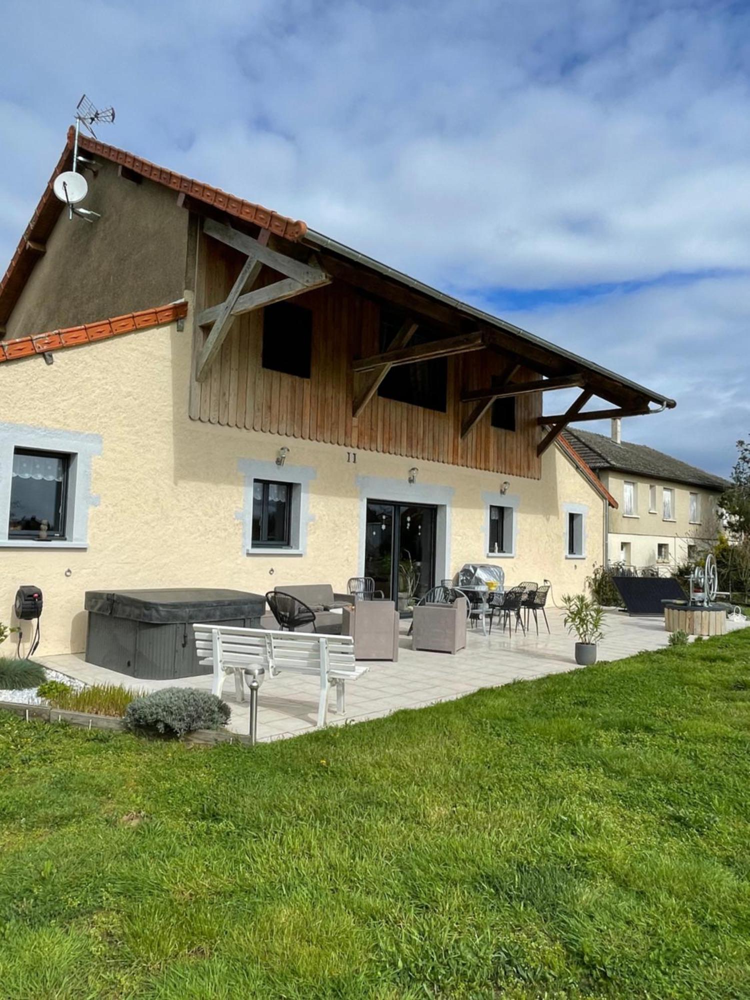 Bed and Breakfast La Guette Cercy-la-Tour Екстер'єр фото